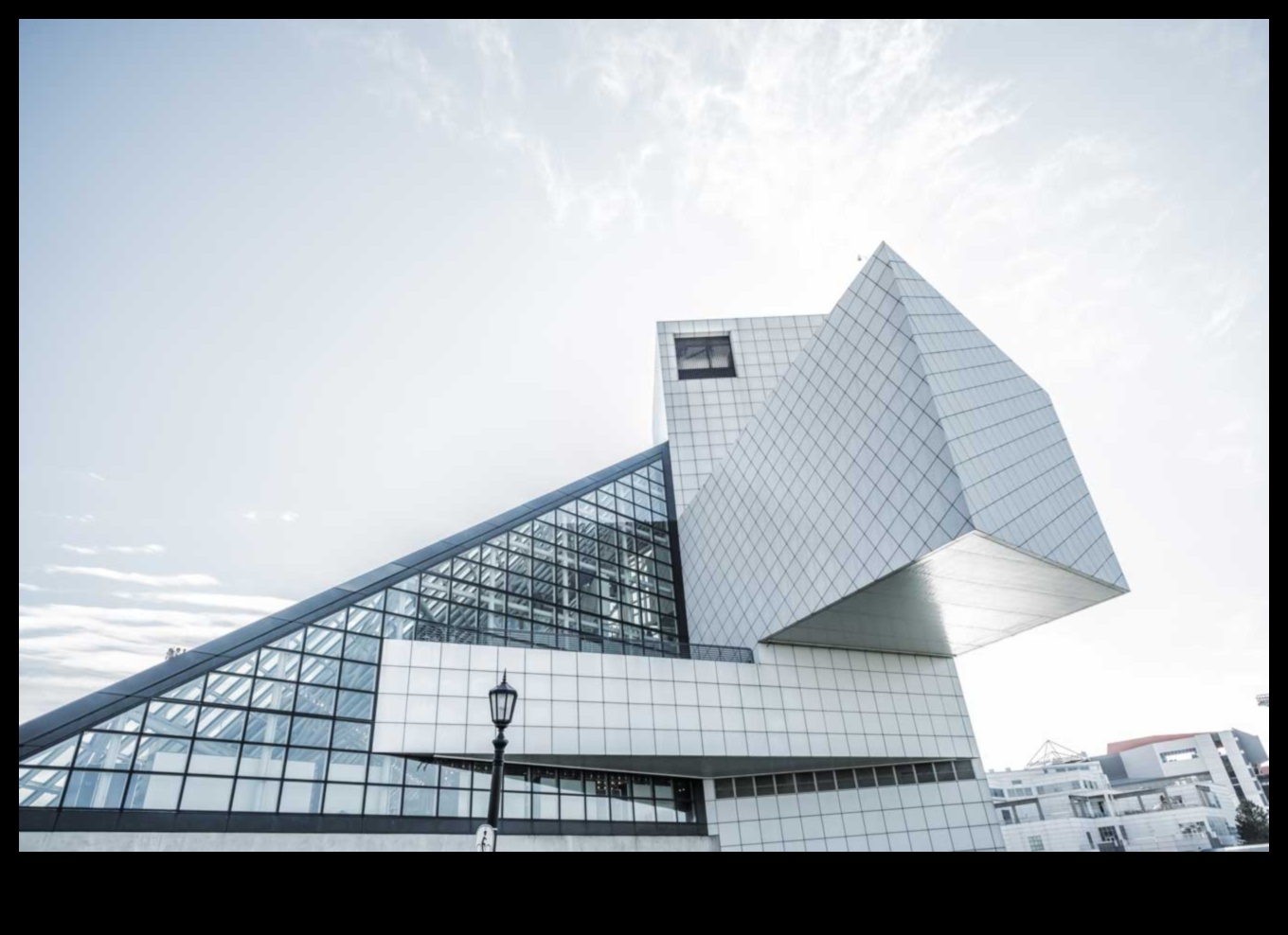 Αρχιτεκτονική κομψότητα Πώς να αποτυπώσετε το ύφος των κτιρίων στις φωτογραφίες 4 Αρχιτεκτονική κομψότητα: Τεχνικές για την αποτύπωση κτιρίων με ταλέντο