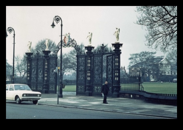 Golden Gates: Τεχνικές για τη δημιουργία εντυπωσιακής αστικής φωτογραφίας εισόδων πόλεων
