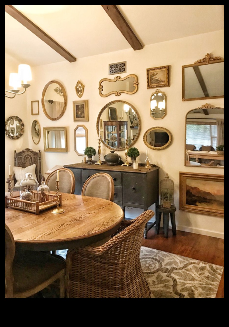 Antique Mirror Gallery Wall A Timeless Classic 1 Μπορείτε να προτείνετε τρόπους να τακτοποιήσετε αντίκες καθρέφτες σε έναν τοίχο γκαλερί για μια κομψή εμφάνιση;