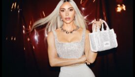 Glamour Glimpses Διαχρονική μοντέλο που αποτυπώνεται μέσα σε μέσω τον εμβληματικό φακό της ακρίβειας 5 Glamour Glimpses: Διαχρονική μόδα που συλλαμβάνεται μέσα από τον εμβληματικό φακό της ακρίβειας