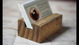 Ξύλινη θήκη επαγγελματικής κάρτας Upcycled 1 Κάτοχοι επαγγελματικών καρτών DIY Wooden: Crafting Professional Accessories